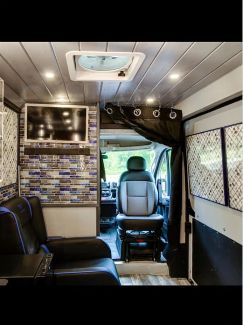 Book Mobile Barber Brandywine, MD | Executive Mobile Cuts Near You